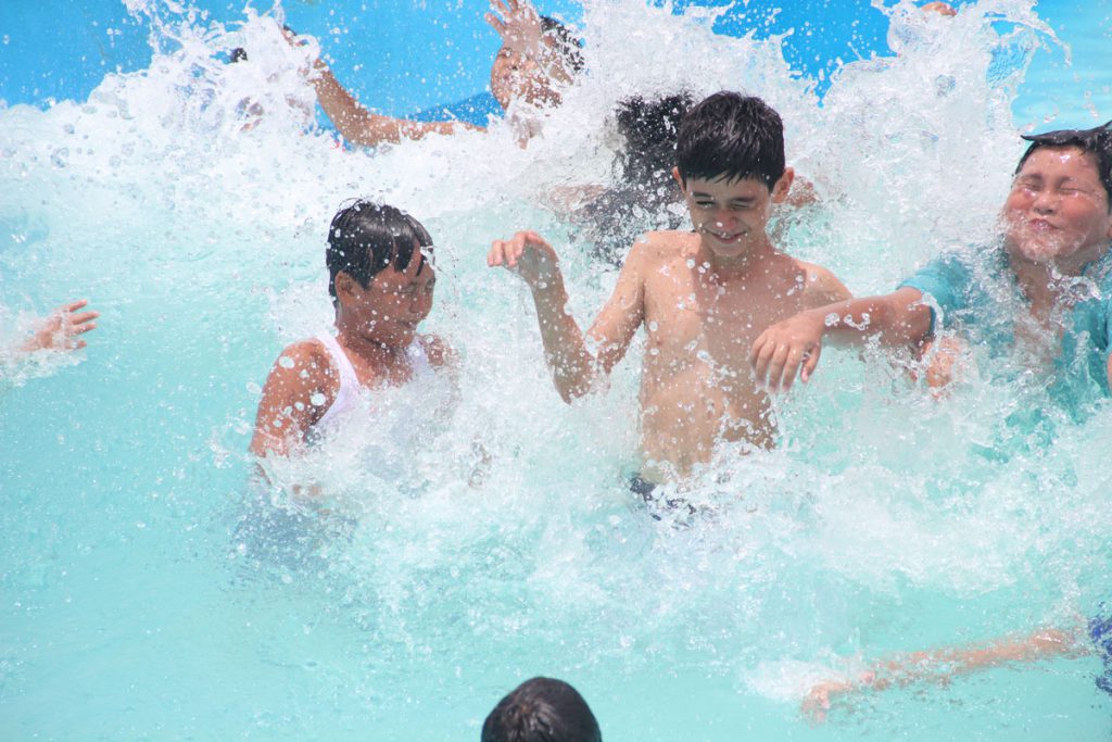 wave pool naga